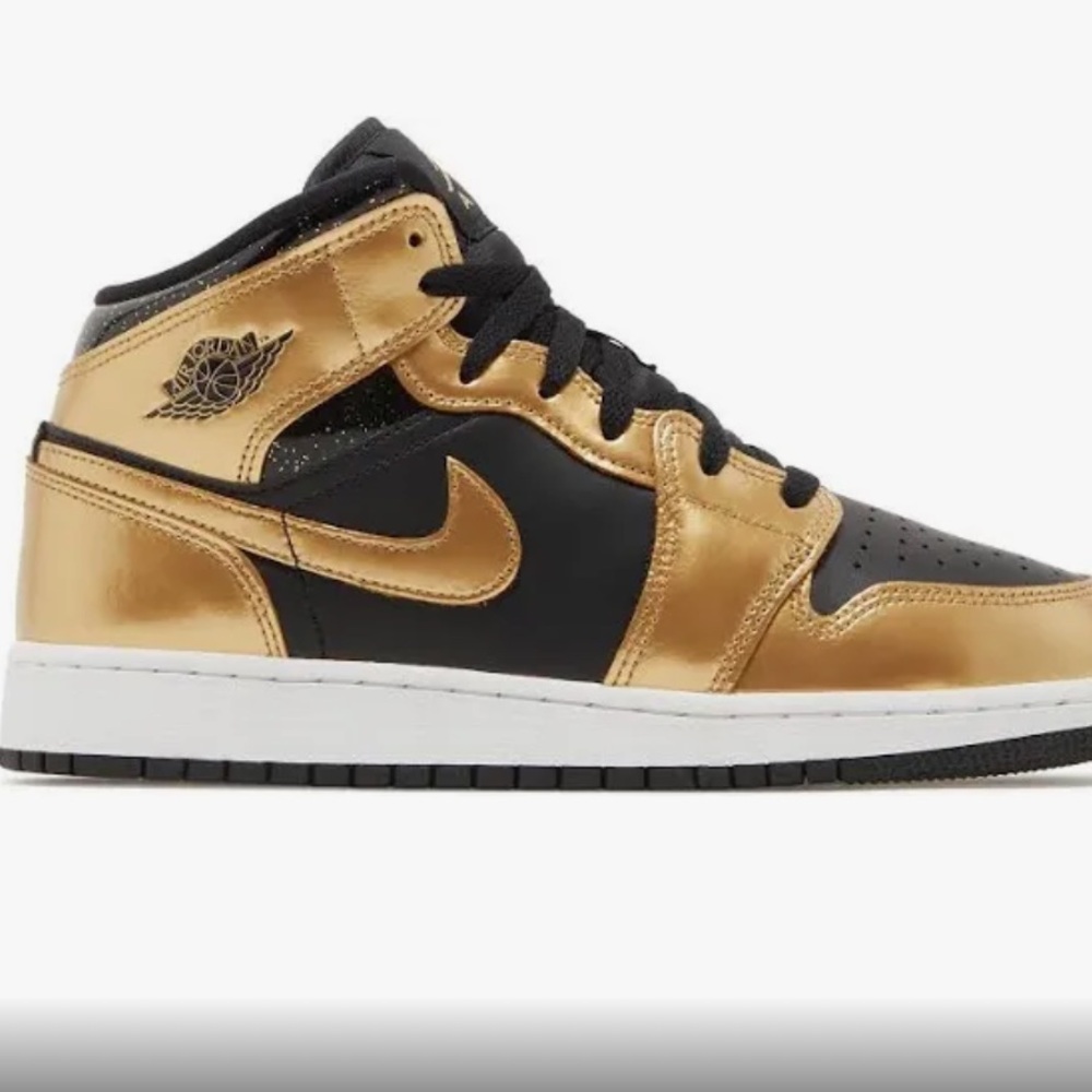 Nike Air Jordan’ 1 Mid SE “Metallic Gold Black”